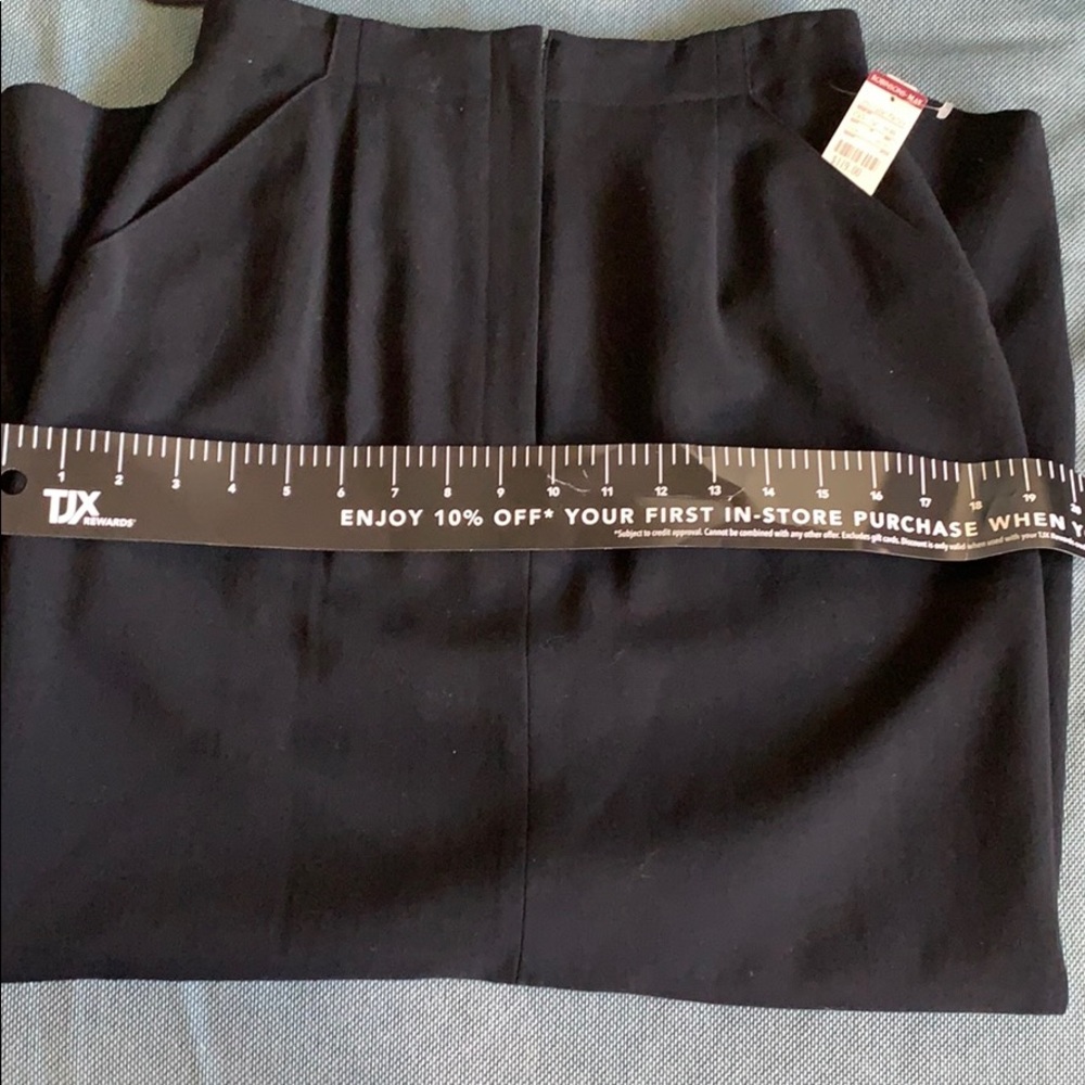 Classic wool skirt 36in long 19in wide - Picture 8 of 13